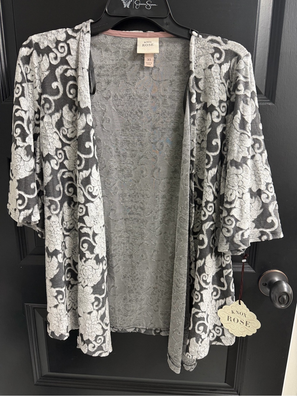 Knox Rose NWT Gray Floral Burnout Velvet Open Front Kimono Cardigan XS